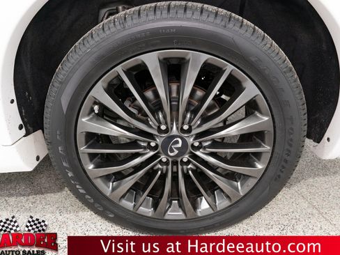 Used 2024 INFINITI QX80 Sensory AWD/4WD image 10