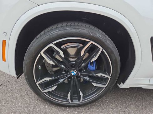 Used 2025 BMW X4 M40i w/ Premium Package image 9