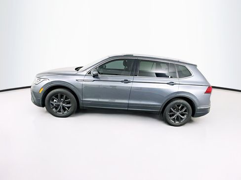 Used 2024 Volkswagen Tiguan SE FWD image 4