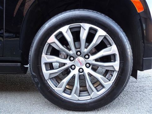 Used 2021 GMC Yukon XL Denali w/ Denali Premium Package image 8