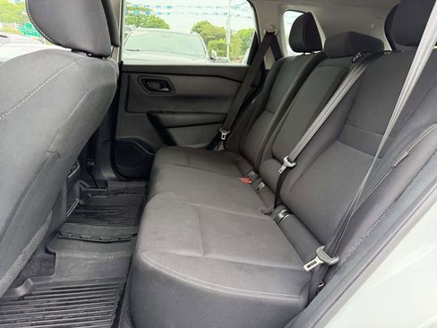 Used 2024 Nissan Rogue S AWD/4WD image 18