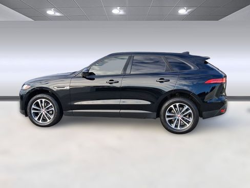 Used 2017 Jaguar F-PACE Premium image 2