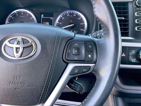 Used 2019 Toyota Highlander XLE image 20
