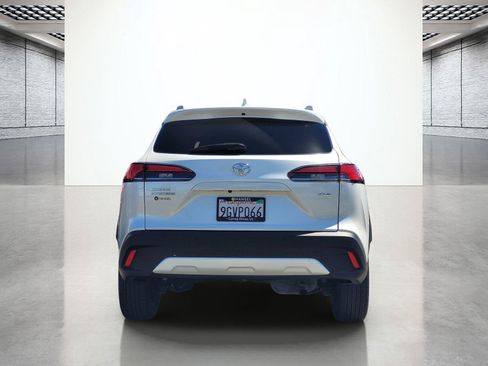 Used 2023 Toyota Corolla Cross XLE FWD image 7