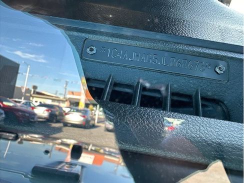 Used 2018 Jeep Wrangler Sport AWD/4WD image 30