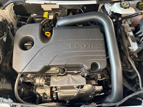 Used 2025 Chevrolet Equinox LT FWD image 34