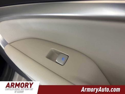 Used 2024 Genesis G70 2.5T image 30