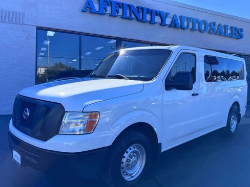 Used 2018 Nissan NV 3500 S image 2