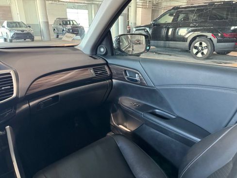 Used 2017 Honda Accord EX-L image 38