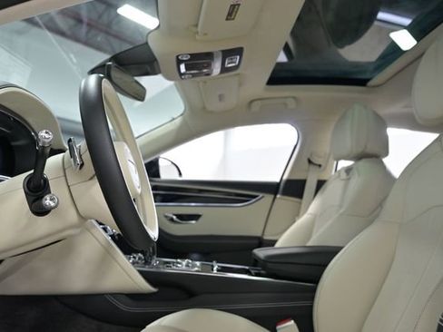 Used 2024 Bentley Flying Spur V8 AWD/4WD image 28
