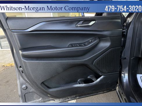 Used 2025 Jeep Grand Cherokee L Altitude image 15