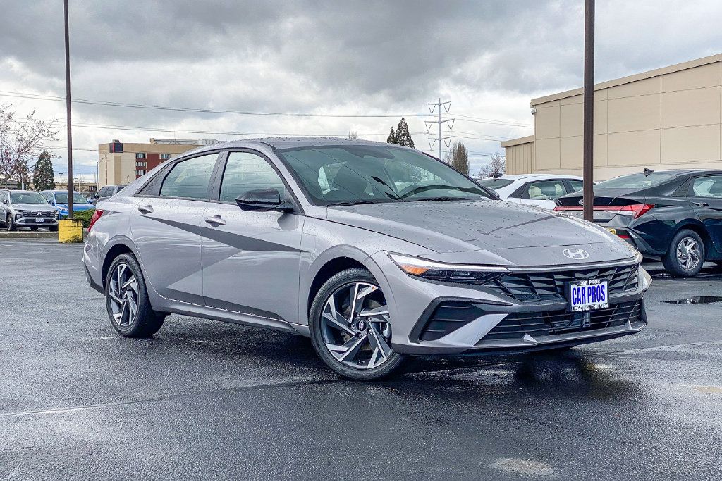 Certified 2026 Hyundai Elantra SEL FWD image 2