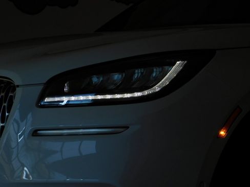 Used 2021 Lincoln Corsair Reserve image 16