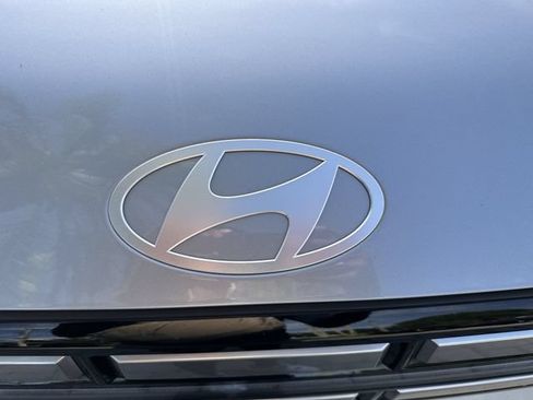 Used 2025 Hyundai Santa Fe SEL FWD image 10