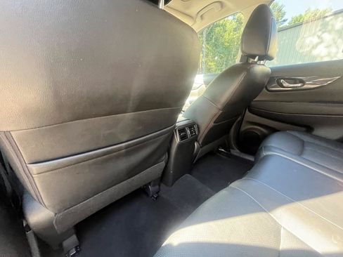 Used 2018 Nissan Rogue SL w/ Premium Package FWD image 36