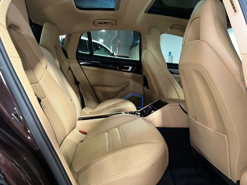 Used 2018 Porsche Panamera w/ Premium Package Plus image 32