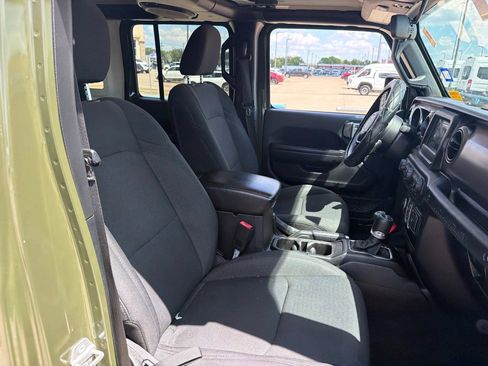 Used 2021 Jeep Wrangler Unlimited Sport AWD/4WD image 13
