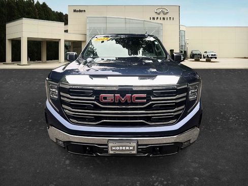 Used 2023 GMC Sierra 1500 SLT w/ SLT Convenience Package AWD/4WD image 2