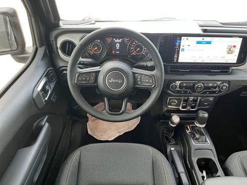 New 2025 Jeep Gladiator Sport image 10