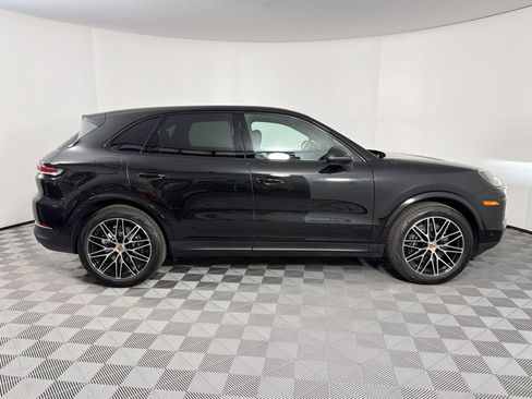 Used 2026 Porsche Cayenne image 8