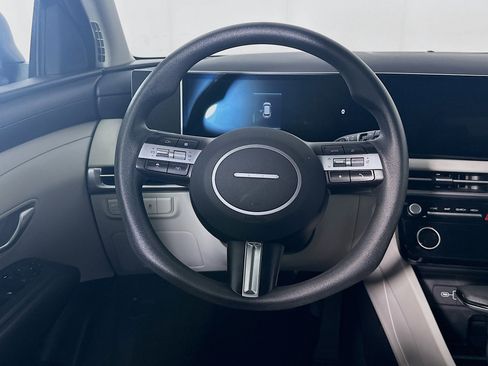 Used 2025 Hyundai Tucson SEL FWD image 18