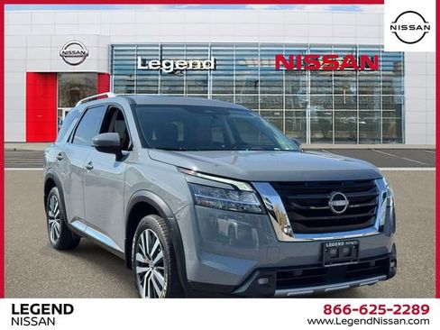 Used 2022 Nissan Pathfinder Platinum AWD/4WD image 1