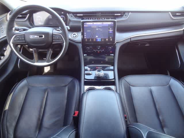 Used 2023 Jeep Grand Cherokee Limited w/ Black Appearance Package AWD/4WD image 15
