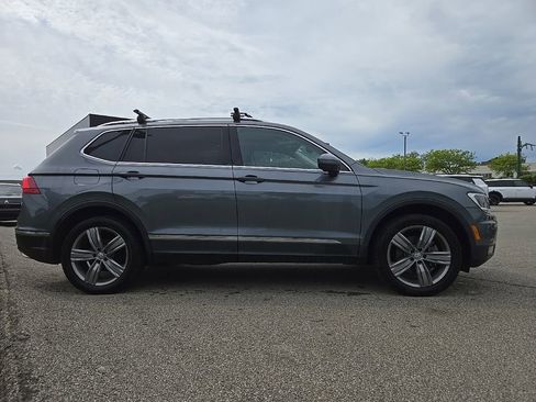 Used 2021 Volkswagen Tiguan SEL AWD/4WD image 2