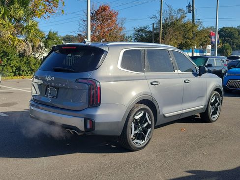 Certified 2023 Kia Telluride EX w/ EX Captain's Chair Package image 6