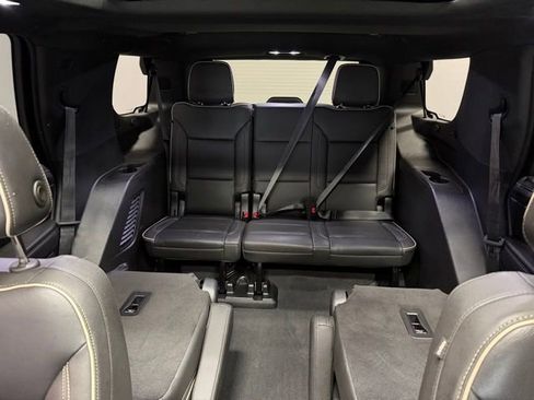 Used 2023 Chevrolet Tahoe Premier AWD/4WD image 20