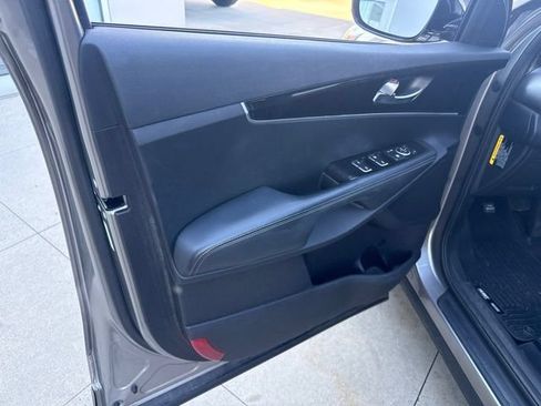 Used 2017 Kia Sorento AWD w/ LX Convenience Package image 13