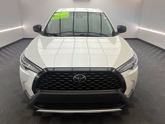 Used 2022 Toyota Corolla Cross L FWD image 2