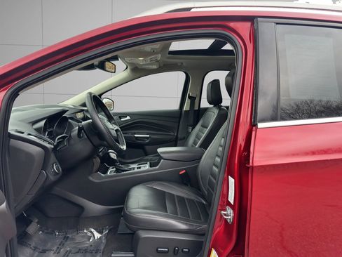 Used 2019 Ford Escape Titanium AWD/4WD image 11