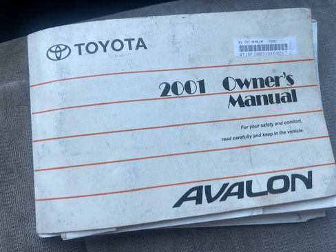 Used 2001 Toyota Avalon XL image 12