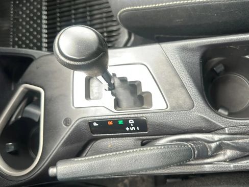Used 2016 Toyota RAV4 XLE AWD/4WD image 19