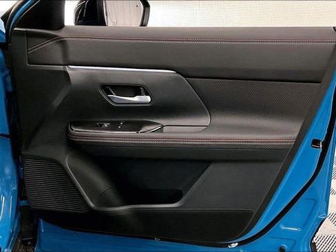 New 2025 Nissan Kicks SR w/ Illumination Package image 34