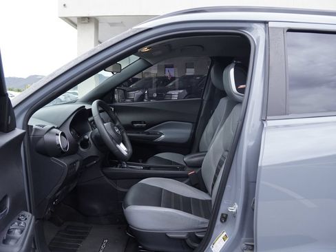 Used 2023 Nissan Kicks SR w/ SR Premium Package FWD image 19