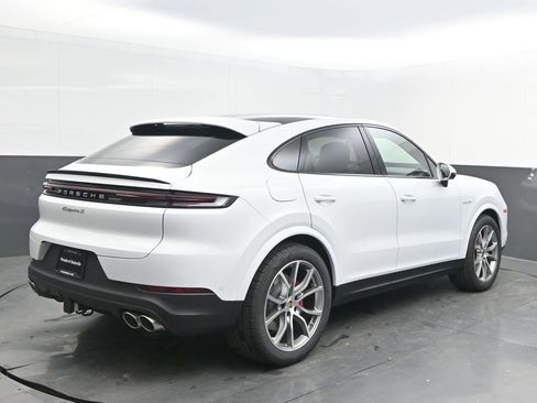 New 2026 Porsche Cayenne S image 7
