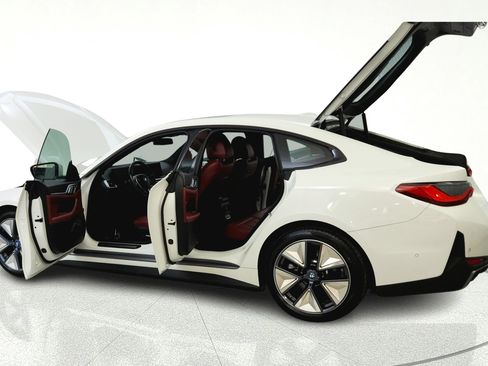 Used 2023 BMW i4 eDrive35 RWD image 12