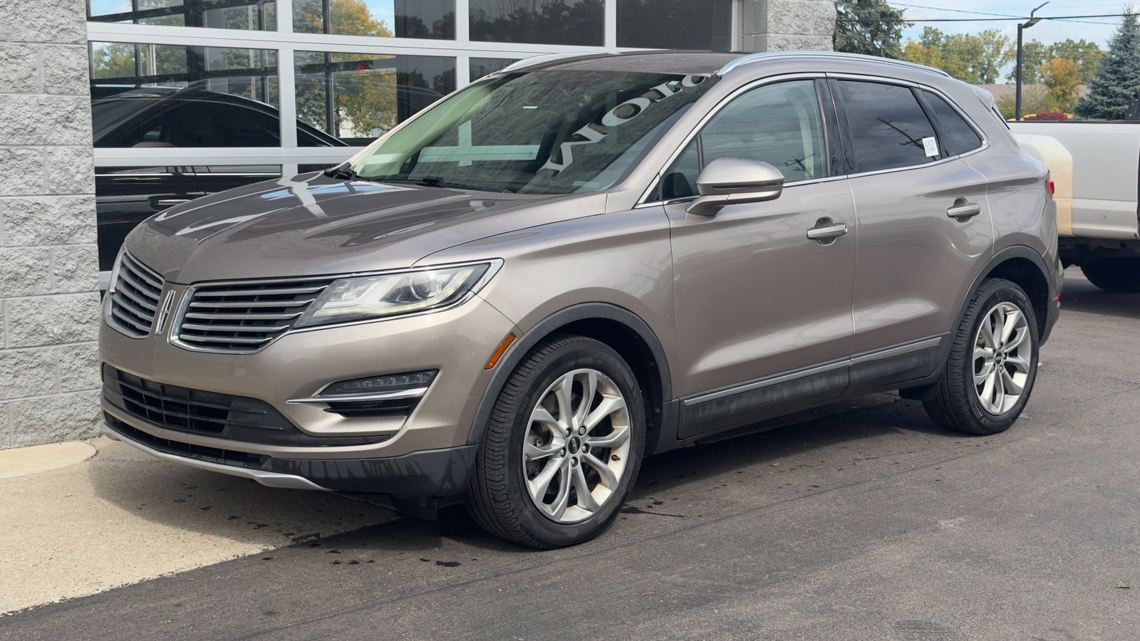 Used 2018 Lincoln MKC Select w/ Select Plus Package AWD/4WD image 1