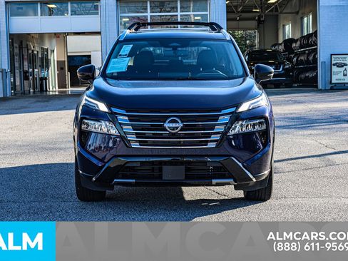 Used 2025 Nissan Rogue Platinum image 10