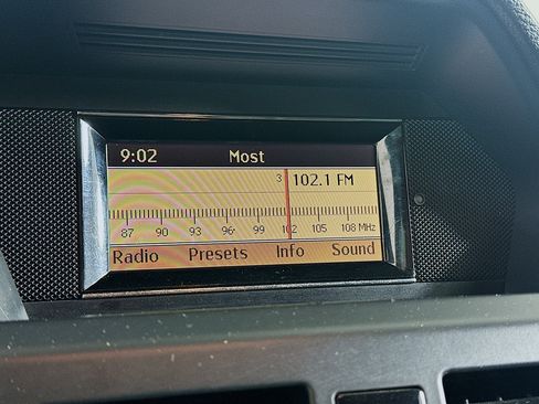 Used 2011 Mercedes-Benz GLK 350 GLK 350 image 19