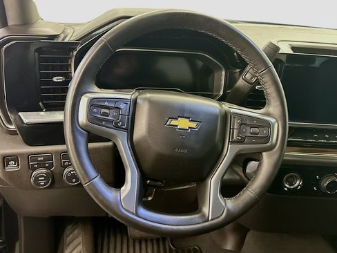Used 2024 Chevrolet Silverado 1500 LT image 18