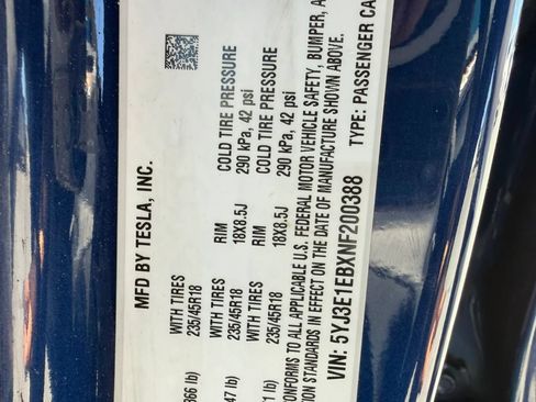 Used 2022 Tesla Model 3 Long Range AWD/4WD image 32