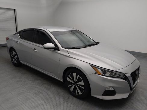 Used 2021 Nissan Altima 2.5 SV FWD image 11