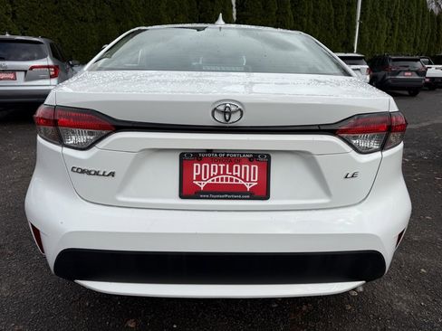 Used 2022 Toyota Corolla LE image 6