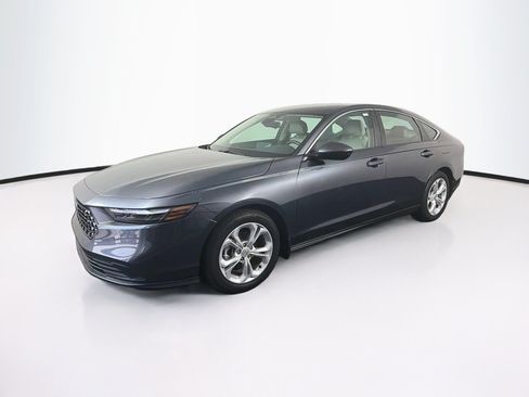 Used 2025 Honda Accord LX image 3