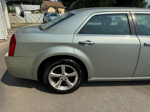 Used 2005 Chrysler 300 C w/ Protection Group II RWD image 10