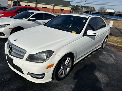 Used 2013 Mercedes-Benz C 300 Sport image 15