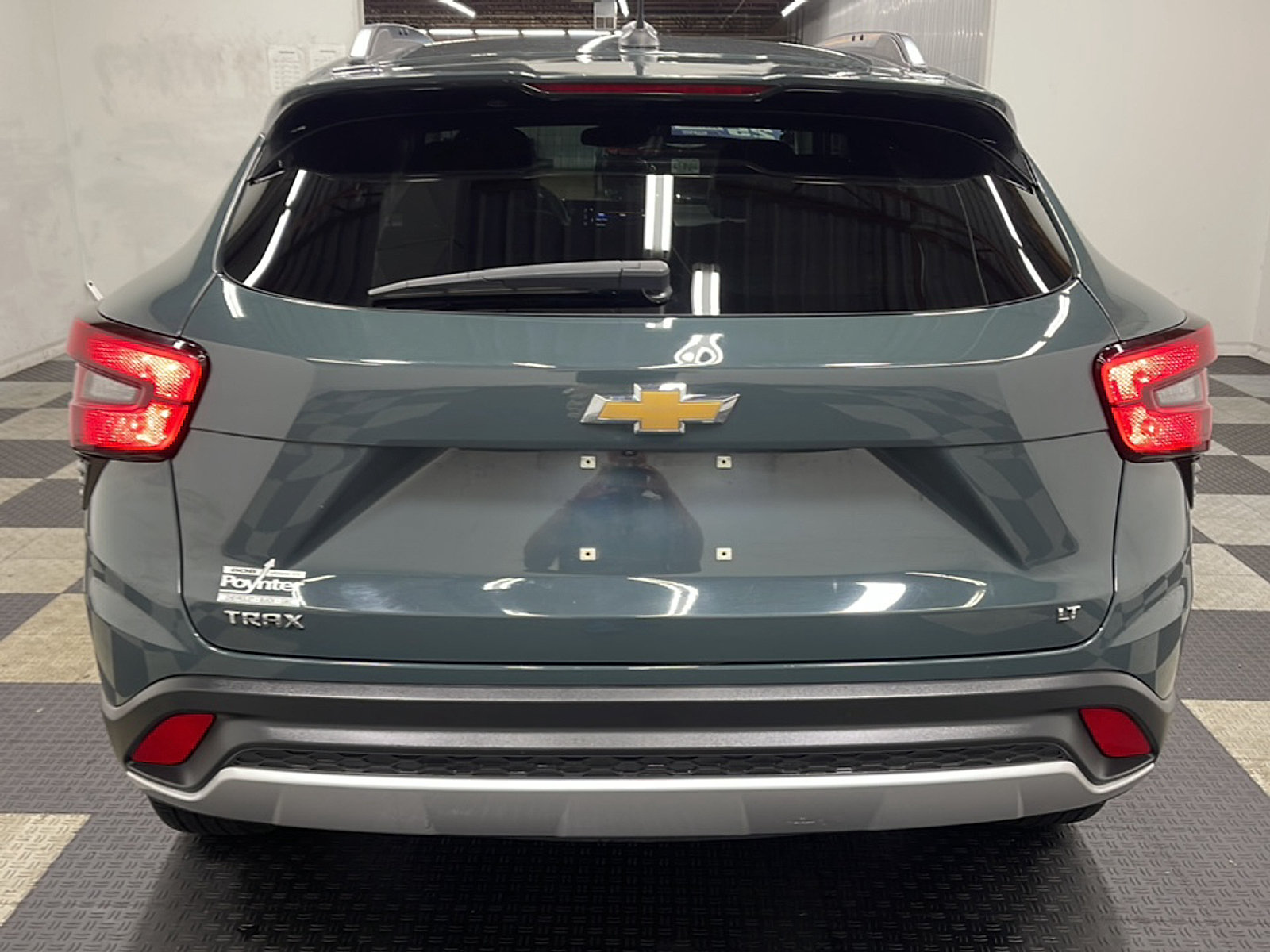 Used 2025 Chevrolet Trax LT FWD image 16